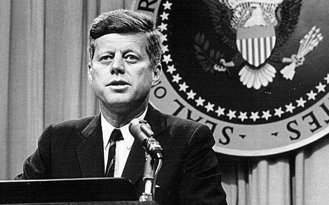 cropped mi john f kennedy crest white house getty