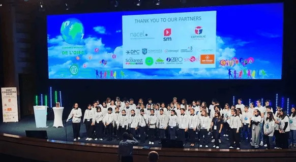 eleves participant au congres de loiec