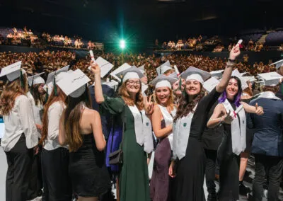 eleves diplomes academica ceremonie dual diploma 2023 400×284